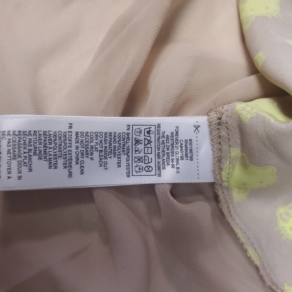 Forever 21 Hello Kitty Collab Button Down Shirt Y2K - Picture 5 of 9